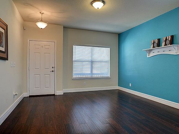 4th image of 2218 Bentwood Dr