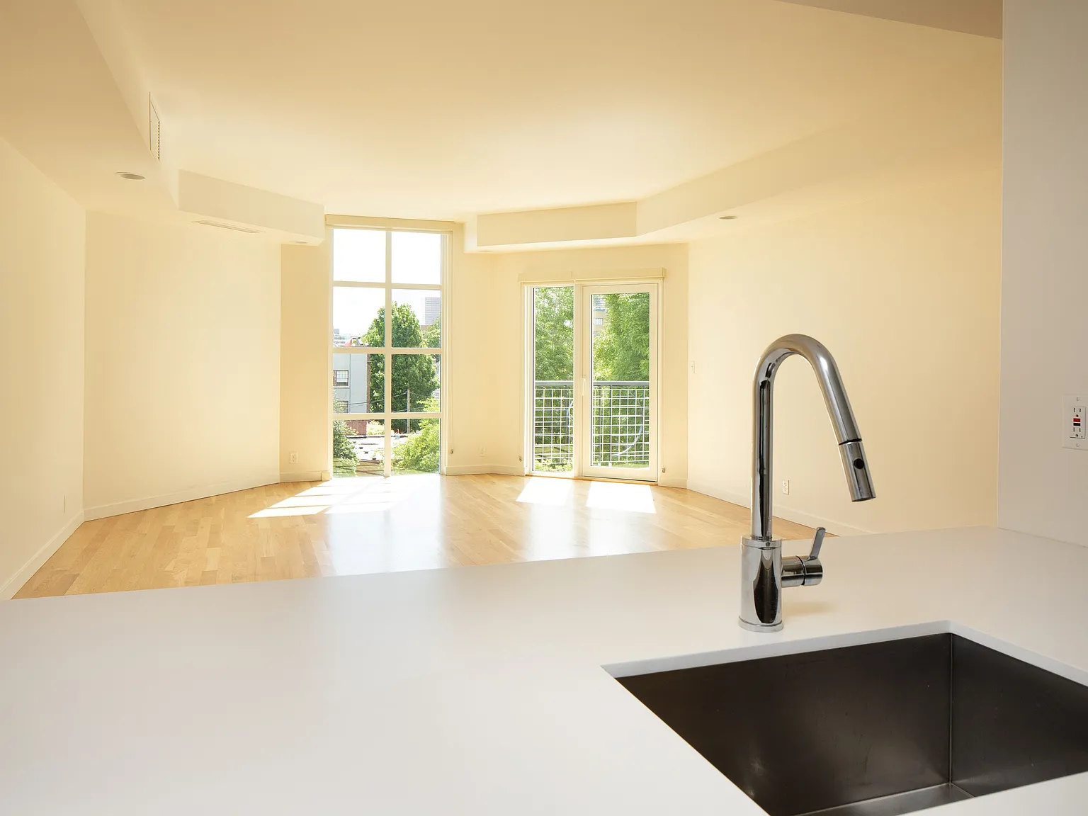 The George Apartments — Photo 2