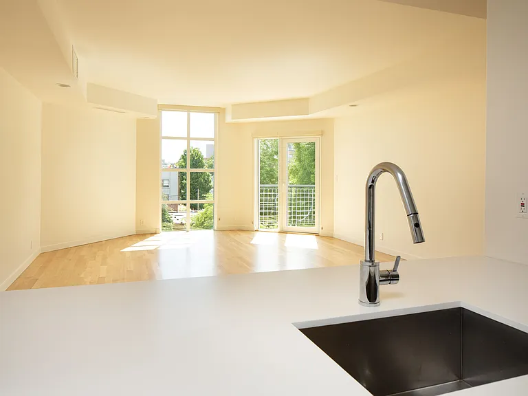 The George Apartments — Photo 3