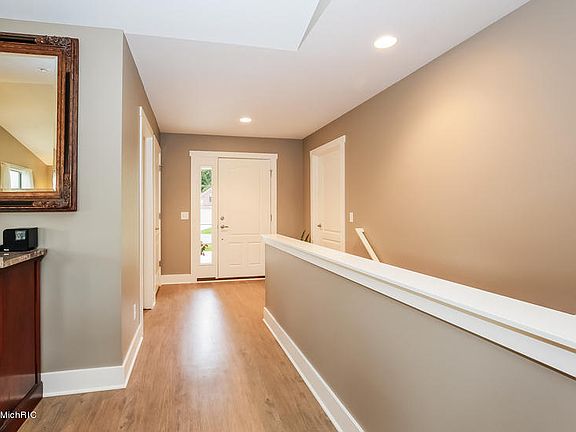 5th image of 288 Aleigha Ct NW #16