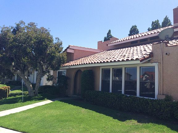 Exclusive 4-plex cul-de-sac