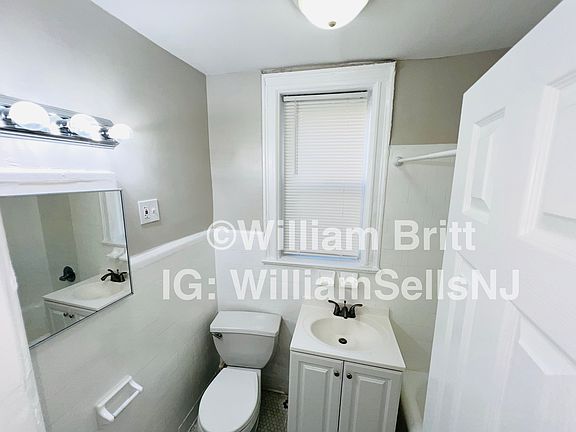 4th image of 115-117 Fairview Ave #36