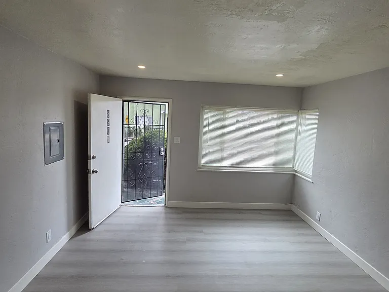 8904 Plymouth St #8904 — Photo 2