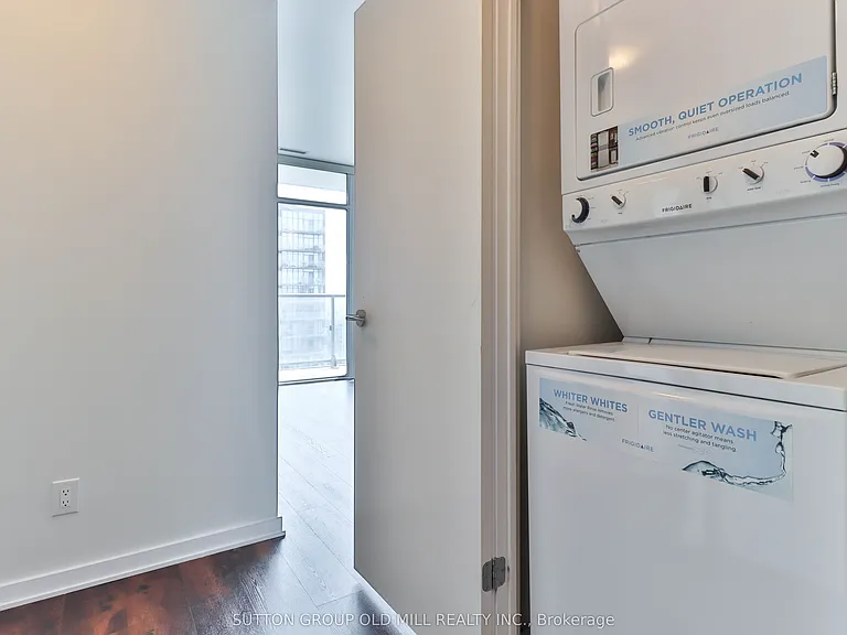 105 The Queensway #2516 — Photo 17