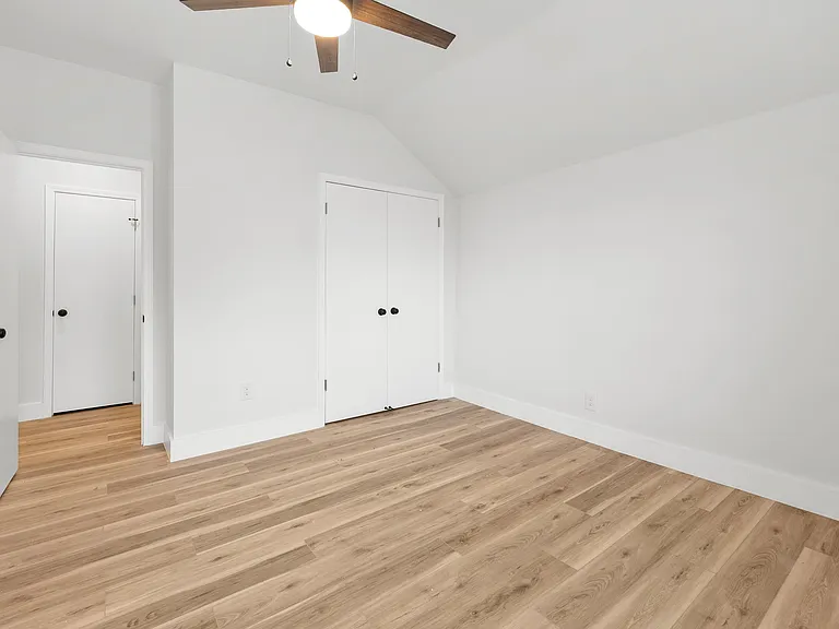 1595 Court Ave — Photo 17