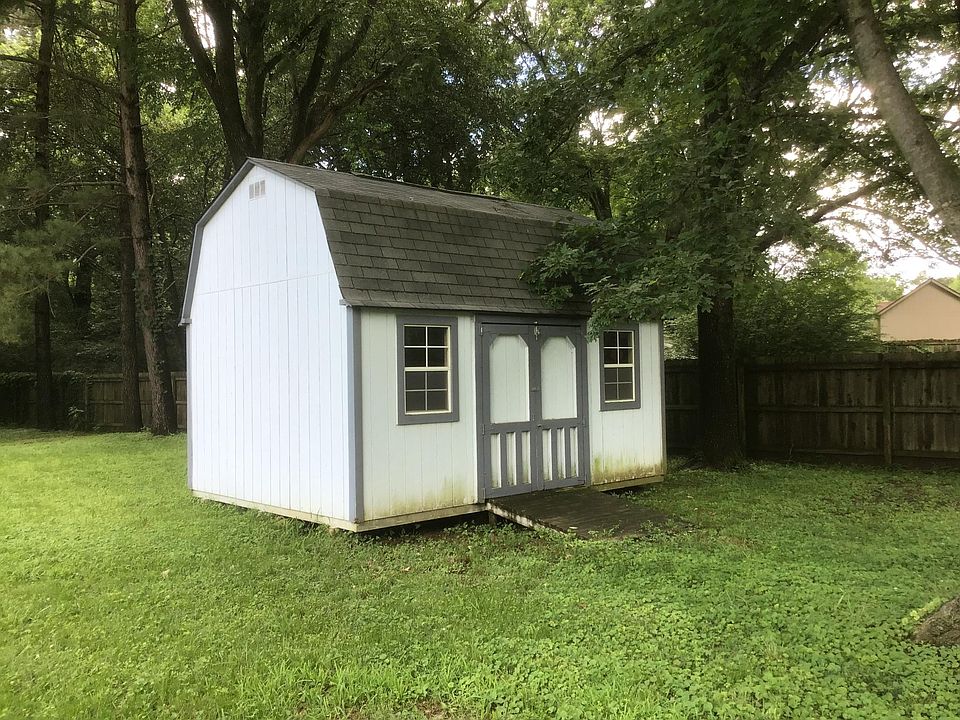 2nd image of 517 Jeffrey Ln