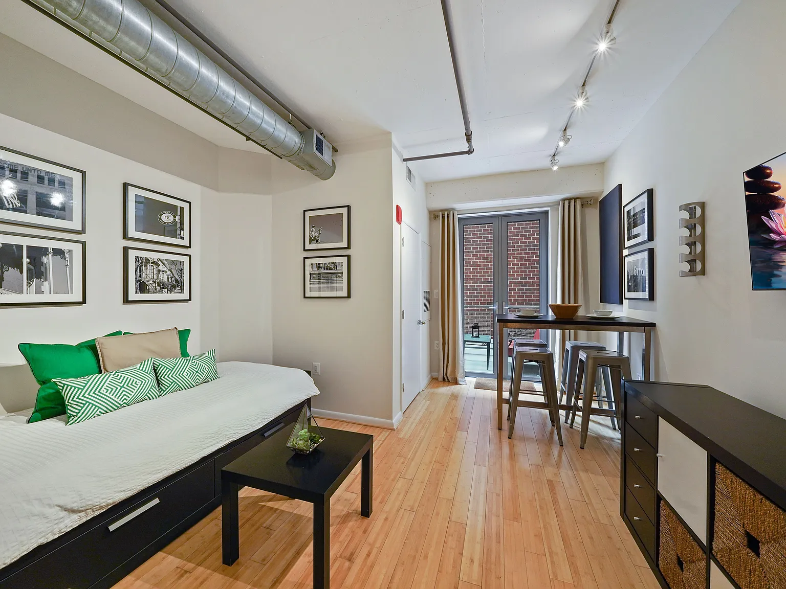 Studio, 354 sqft, $1,900 — Photo 1
