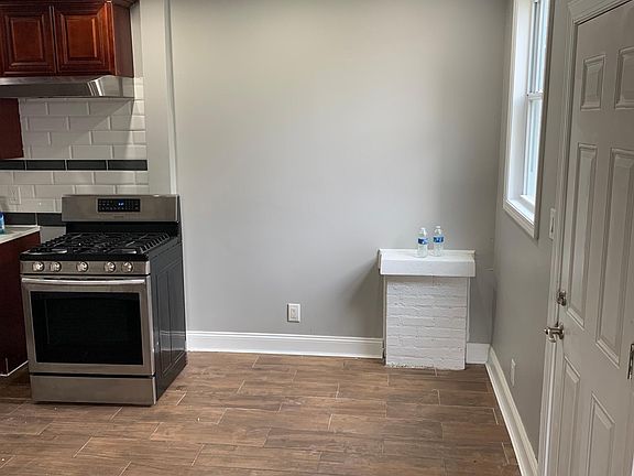 2nd image of 850 Bleecker St #1R