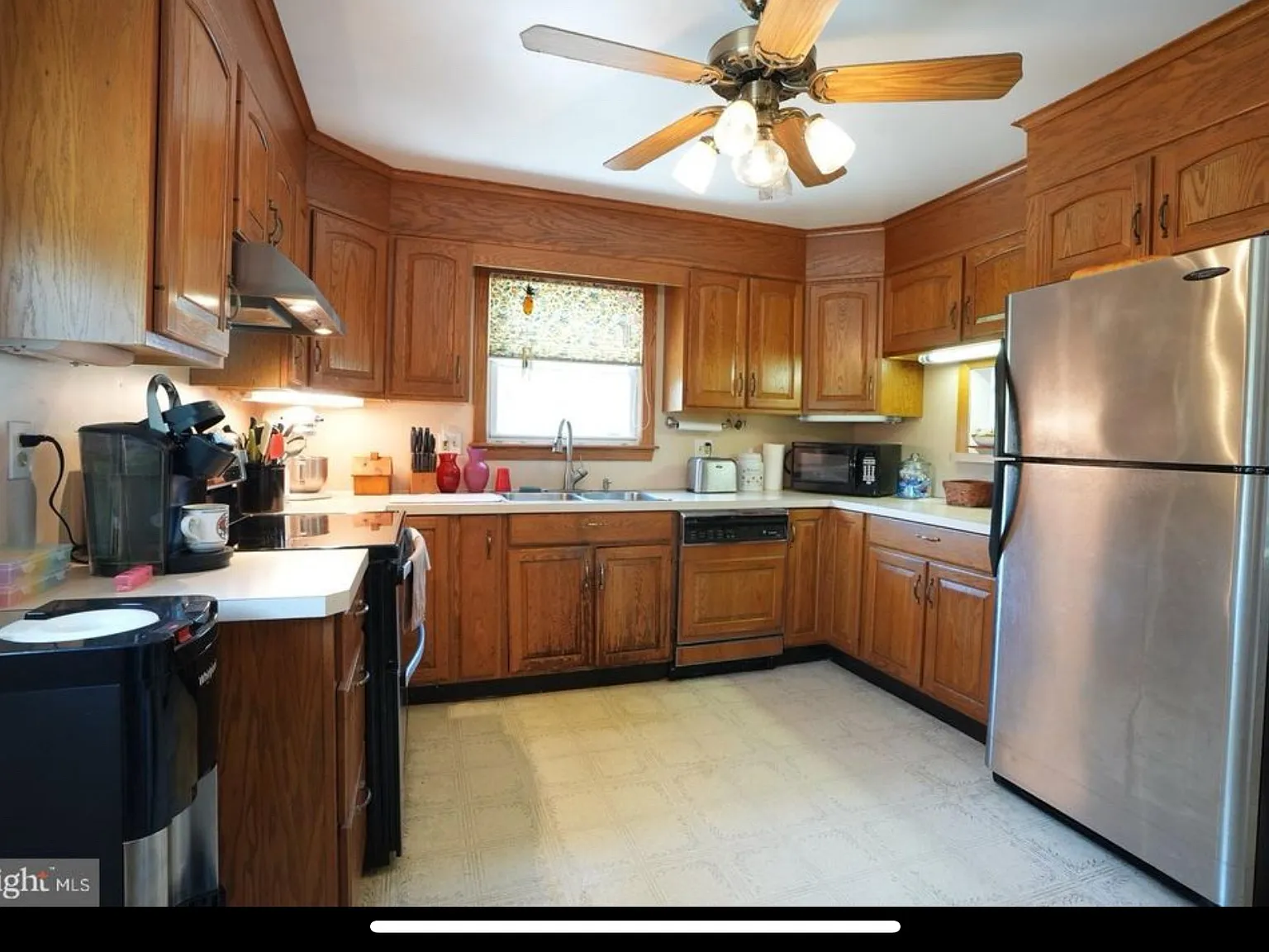 3 bed, 960 sqft, $2,200 — Photo 3