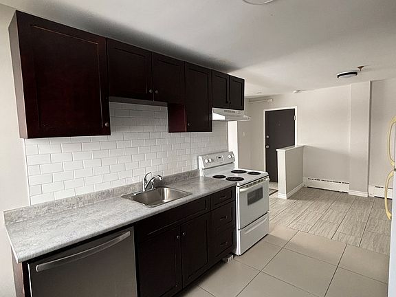 5th image of 49 Melrose Ave #42