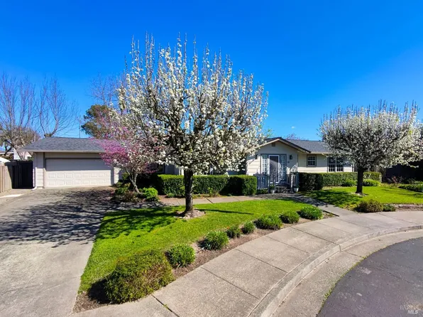 135 Fulton Place, Windsor, CA 95492