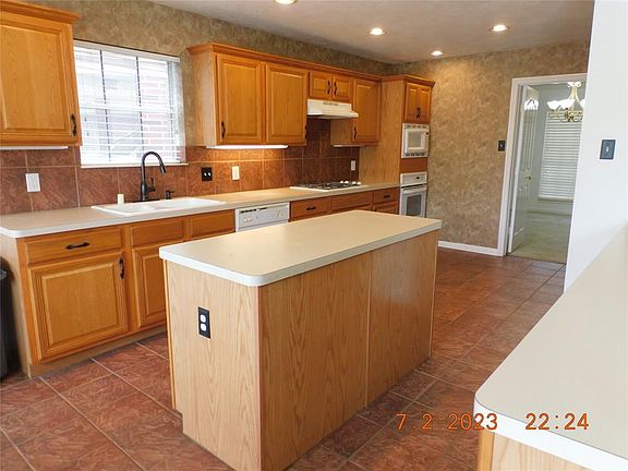 3rd image of 3406 Dry Creek Drive