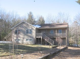 112 Thiel Rd, Dingmans Ferry, PA 18328