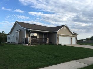 301 Mallard Pointe Dr NW, Bondurant, IA 50035