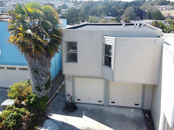 3rd image of 2208 Downey Ct