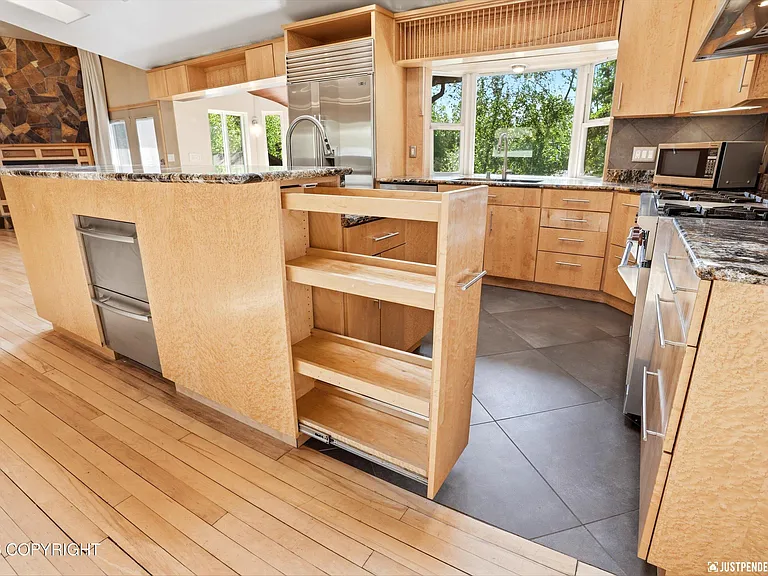 2100 Churchill Dr — Photo 21