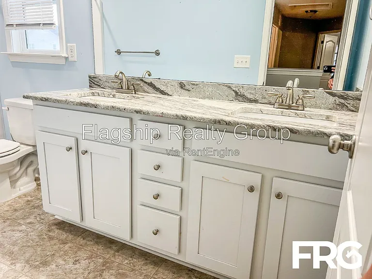 491 Fallingbrook Dr — Photo 37