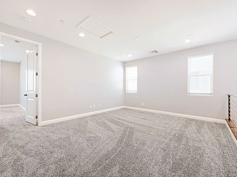 164 Pace Ave — Photo 8