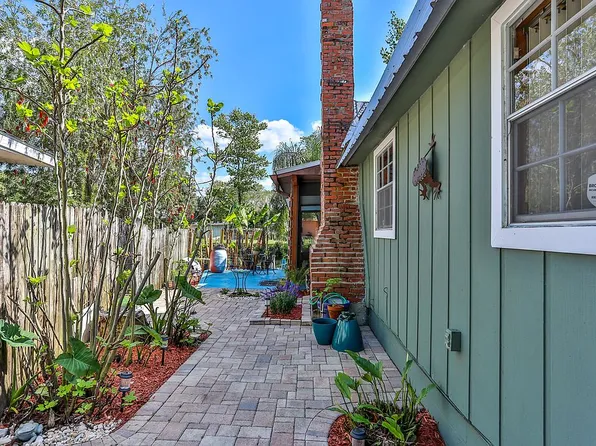 6200 Bear Trl, Weeki Wachee, FL 34607