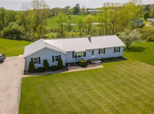 13590 Clover Lake Dr, Chardon, OH 44024