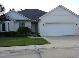 36691 Cecilia Dr, Sterling Heights, MI 48312