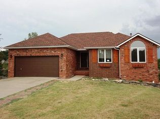 5125 S Forest Ct, Springfield, MO 65810