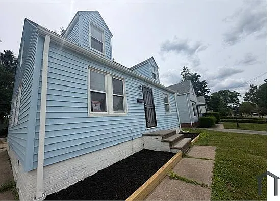 3 bed, 1220 sqft, $1,795 — Photo 2