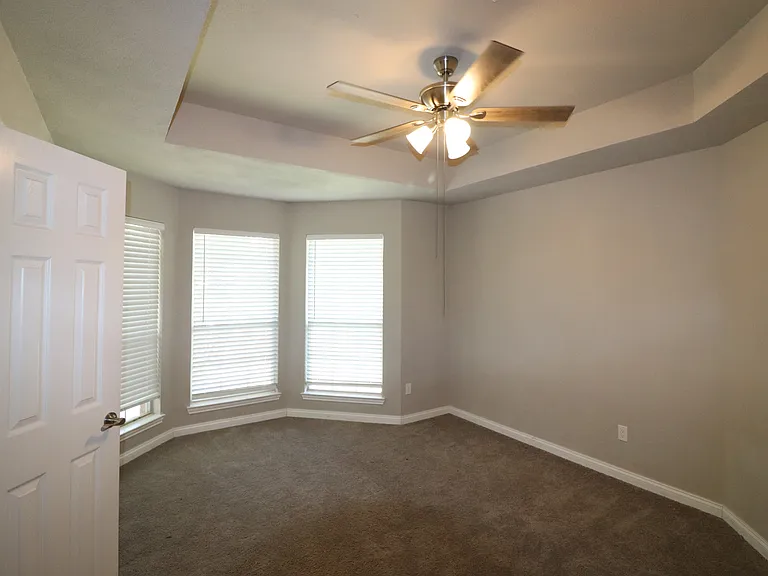 4606 Clay Dr — Photo 27