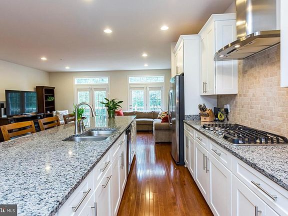 5th image of 2523 Rolling Forest Dr