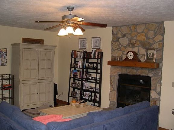 Great Room w/Stone FP