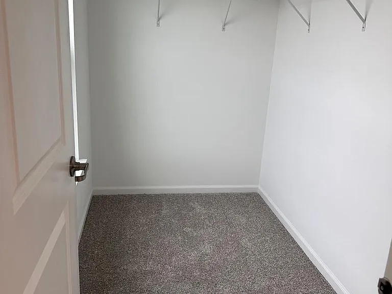 560 Wolverine Dr — Photo 18