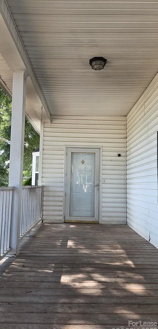 3 bed, 2.0 bath, $1,495 — Photo 2