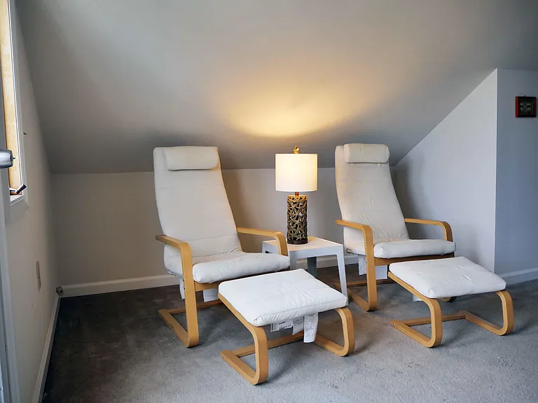 3rd floor loft seating