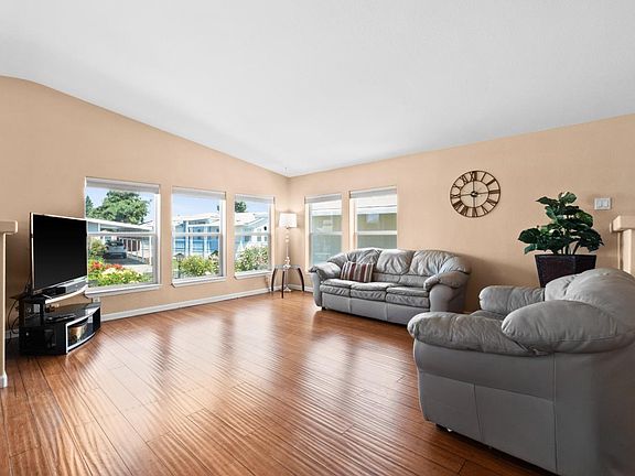 3rd image of 1220 Vienna Dr Spc 487