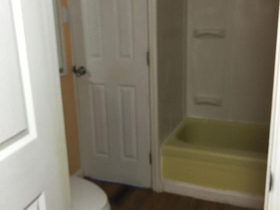 2nd image of 13802 Lake Blvd