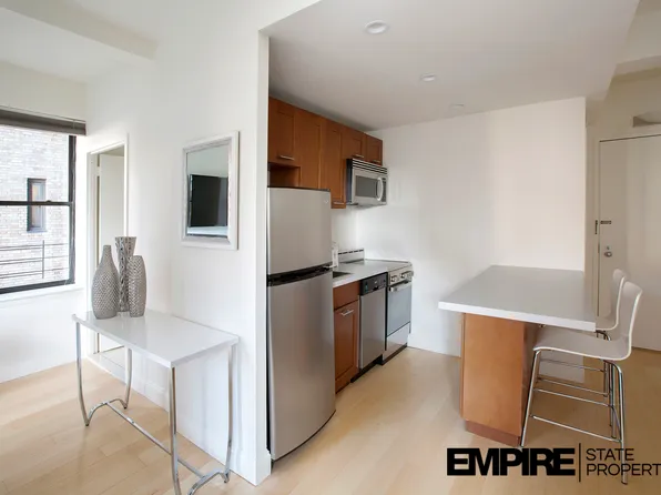 150 West 51st Street image 3 of 6