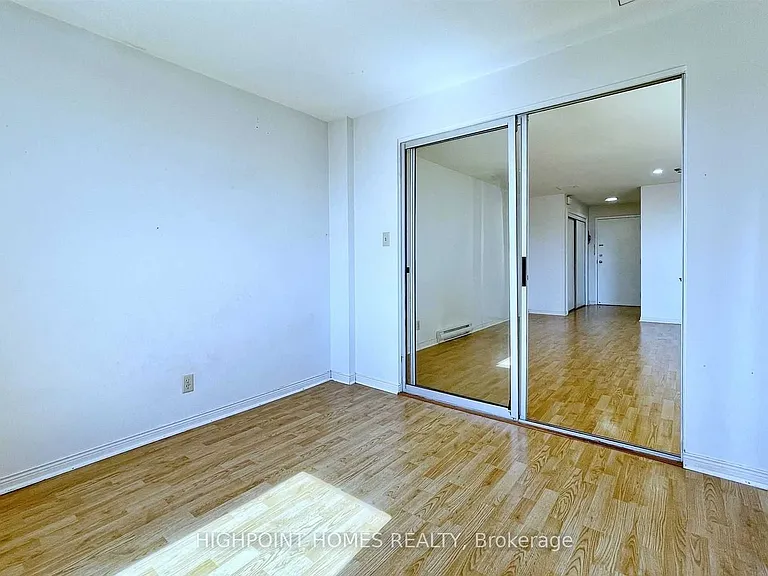 360 College St #401 — Photo 20