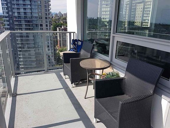 3rd image of 988 Quayside Dr #2102