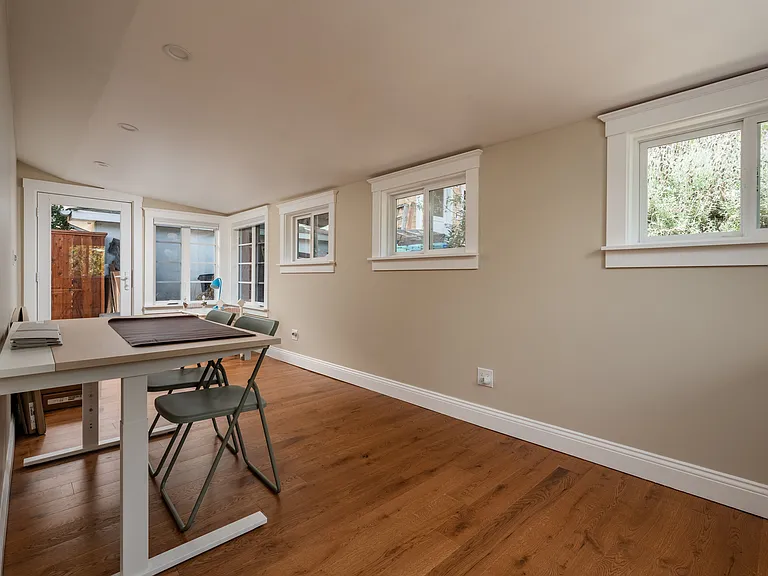 1702 Cliff Dr — Photo 12