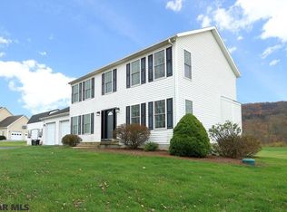 141 Stone Row Ln, Spring Mills, PA 16875
