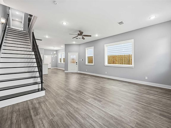 5th image of 4627 New Orleans St
