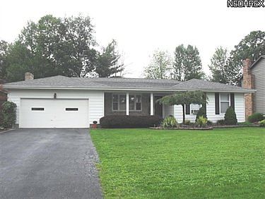 2nd image of 1300 Meadow Ln