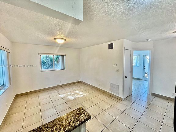 5th image of 1274 NE 40th St APT 4