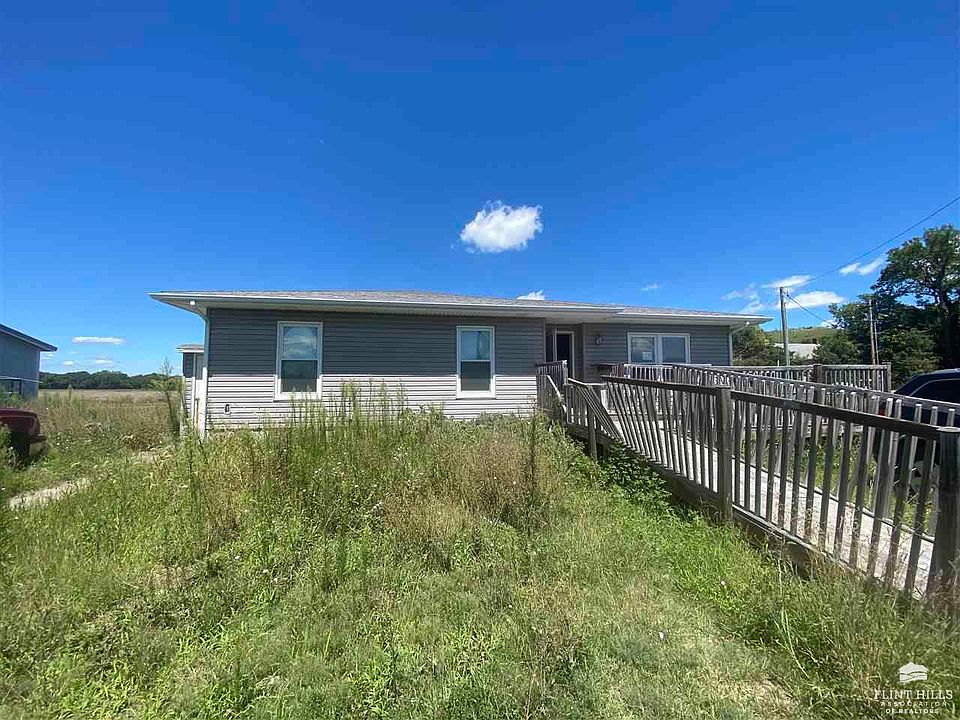 7846 E Lyon Creek Rd, Junction City, KS 66441 Zillow