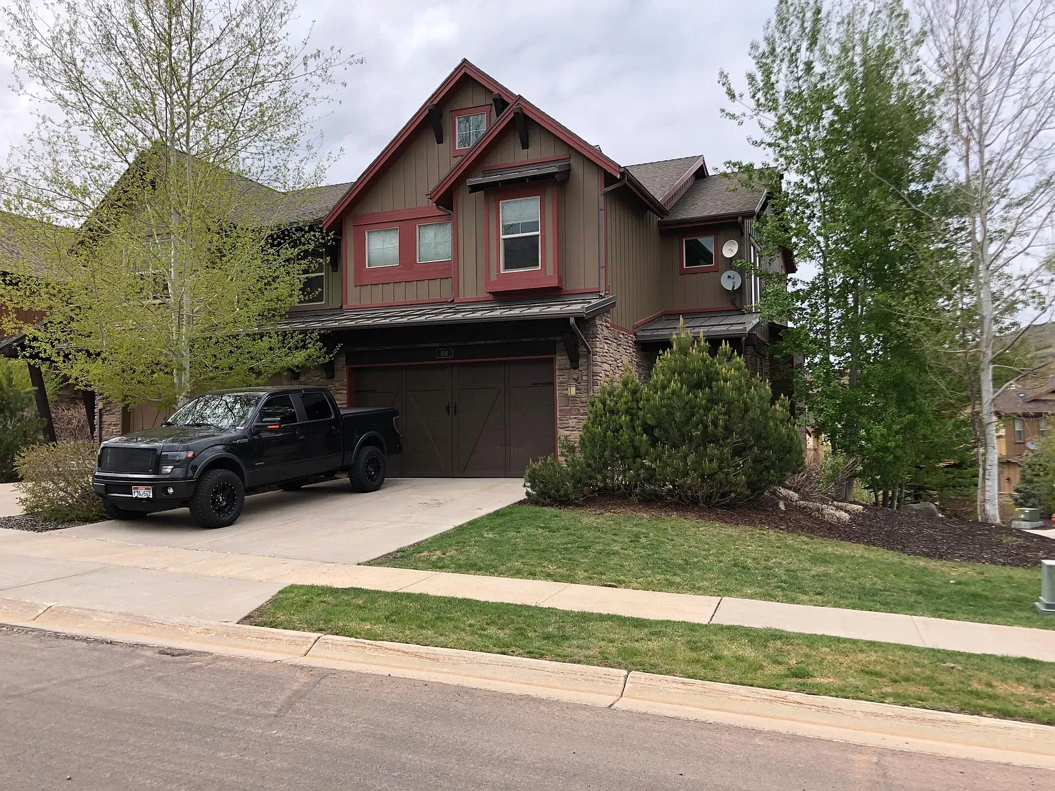 3 bed, 3.5 bath, 2400 sqft, $4,500 — Photo 1