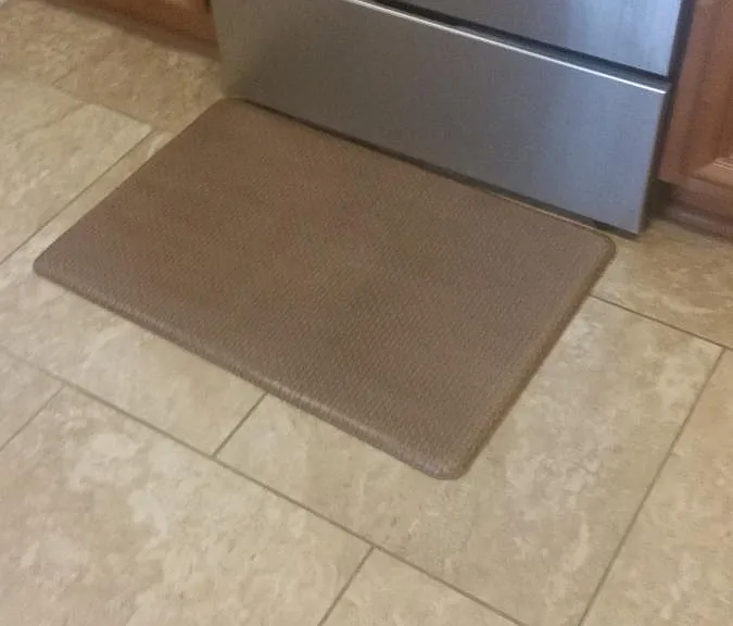 Tile floors in kitchen/laundry