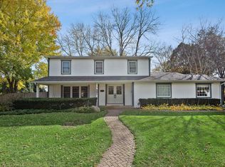 901 E Golf Rd, Libertyville, IL 60048