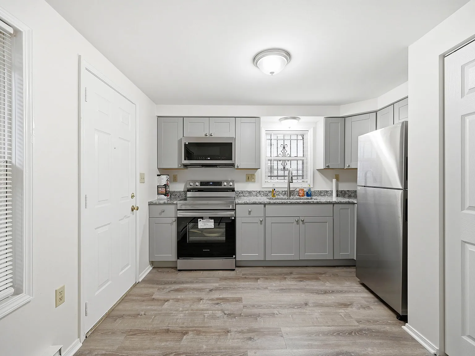 3 bed, $2,500 — Photo 2