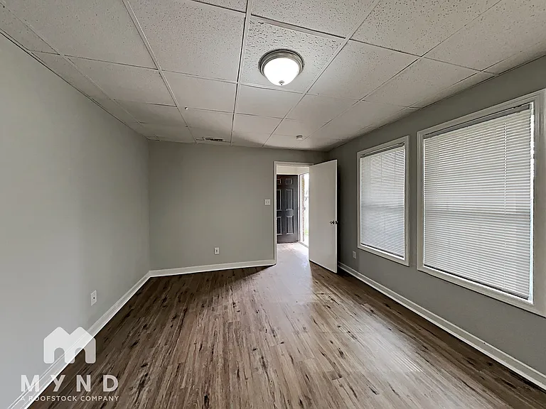 525 Karen St — Photo 12