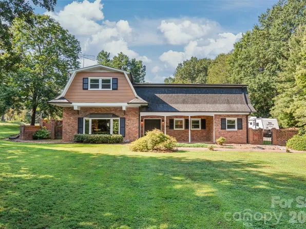 1339 Carmen Ln, Gastonia, NC 28054